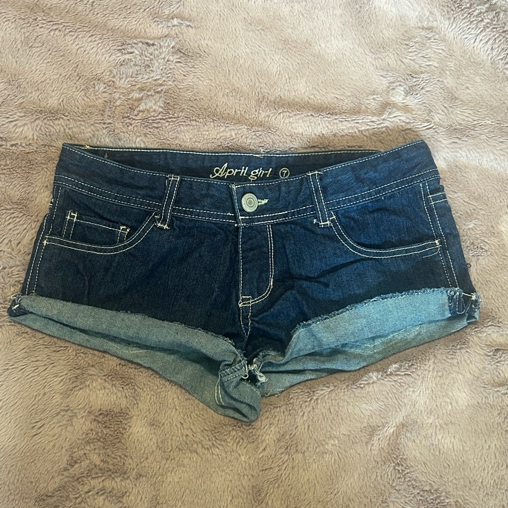 ❤️(5 for 50$)April girl size 7 jean shorts
